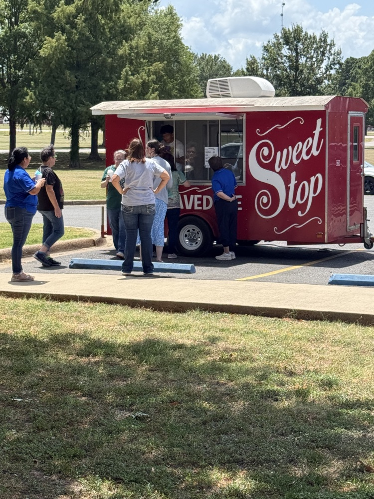 After a week of PD and getting ready for their students, teachers were treated to Sweet Stop!! Let’s have a great year!!