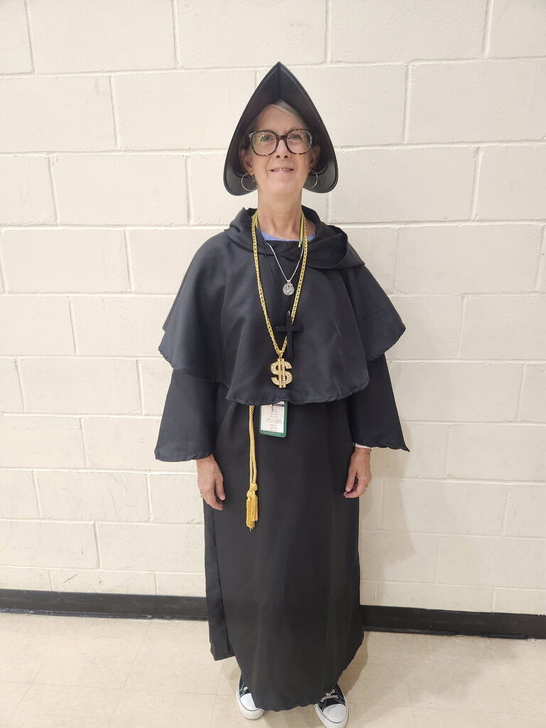 Ms. Butler brought the lesson to life today at Crockett Jr. High! Our 8th grade social studies teacher dressed up in full character, challenging students to guess the concept she was representing… and they nailed it: God, Gold & Glory — the three motives of exploration. A fun, creative way to make history stick and keep our Bulldogs engaged.