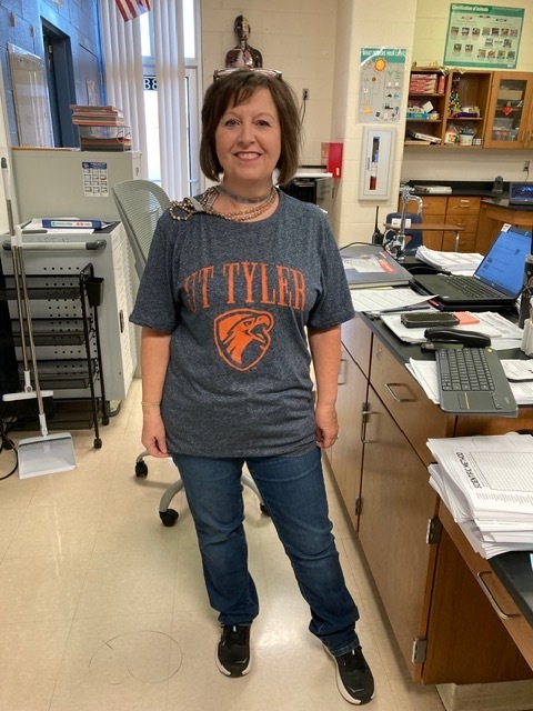 Crockett Jr. High went all‑in for College Day!   Staff brought the spirit and the smiles, rocking gear from their favorite colleges and filling the campus with pride, color, and future‑focused energy.