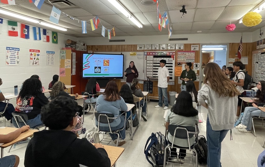 Crockett High School’s Spanish Club kicked off the 2026–2027 school year with an amazing first meeting! 🎉
