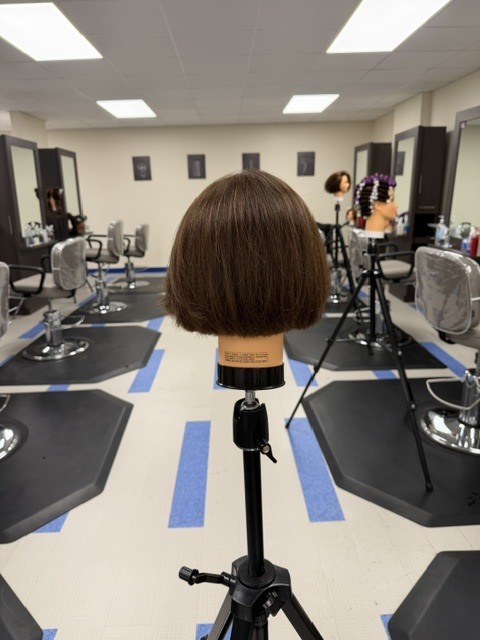 Crockett Cosmetology 2 brought the style and skill today — our students jumped into advanced Bob techniques, mastering the trendy Bixie and the classic, precision‑cut French Bob. Their confidence, creativity, and technical growth are shining through every snip. ✂️✨