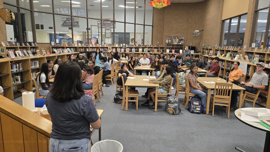 Crockett High School Student Council came out STRONG for its first meeting of the year! 🙌🐾 We had a record turnout, tons of excitement, and a whole lot of Bulldog leadership ready to make big things happen. It’s already shaping up to be an amazing year for CHS StuCo!