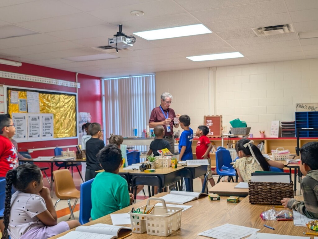 Crockett Elementary’s Mr. Fleming brought science to life today!   His 2nd graders dove into a hands‑on sink or float experiment, testing objects, making predictions, and having a blast learning through discovery.