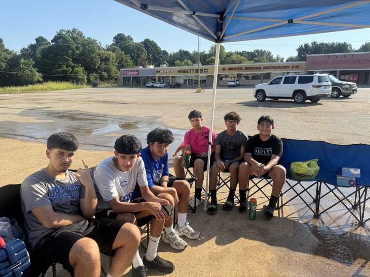 Come out and support our cross country kids!!!🏃🏻🏃♀️🏃🏻💙🤍💙! Get your car wash cleaned 🧼 🚗🚙