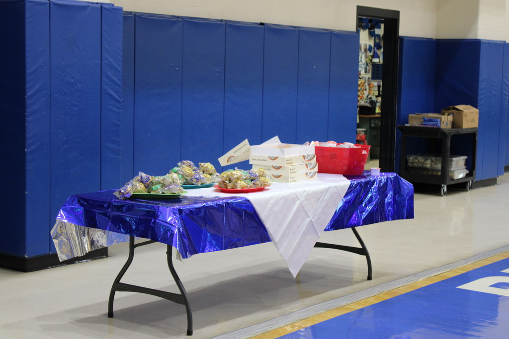 💙CROCKETT JR. HIGH GRANDPARENTS DAY BREAKFAST 💙  We had an amazing turnout this morning! Thank you to all the wonderful grandparents  (and parents) who came out to share breakfast and make the day so special for our students. Your support means so much to our Bulldog family.
