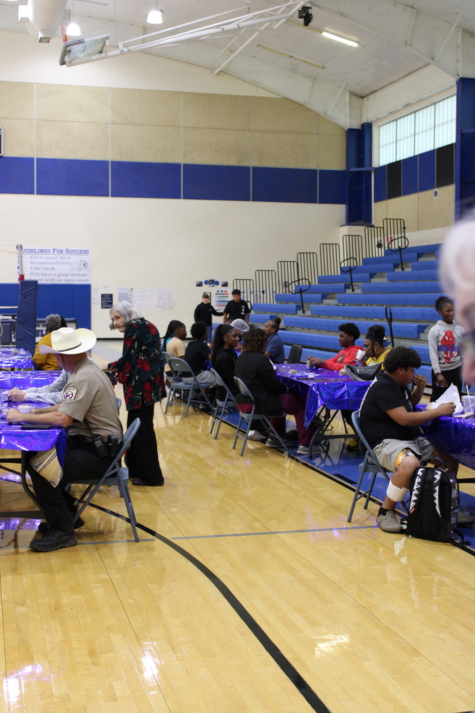💙CROCKETT JR. HIGH GRANDPARENTS DAY BREAKFAST 💙  We had an amazing turnout this morning! Thank you to all the wonderful grandparents  (and parents) who came out to share breakfast and make the day so special for our students. Your support means so much to our Bulldog family.