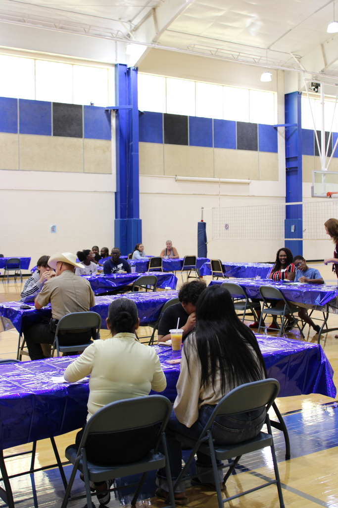 💙CROCKETT JR. HIGH GRANDPARENTS DAY BREAKFAST 💙  We had an amazing turnout this morning! Thank you to all the wonderful grandparents  (and parents) who came out to share breakfast and make the day so special for our students. Your support means so much to our Bulldog family.