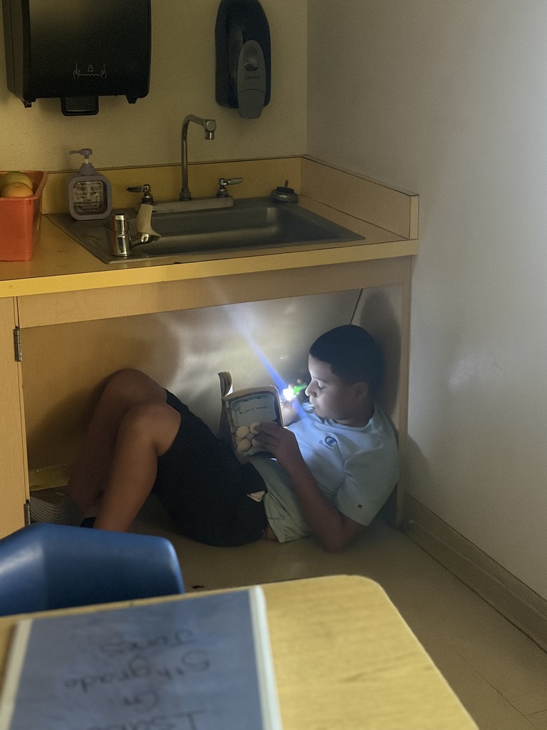 📚💙 NATIONAL READING DAY FUN AT CROCKETT ELEMENTARY! 💙📚  Yesterday was National Reading Day, and our Bulldogs celebrated by diving into their favorite stories and discovering new ones. We wrapped up the day with a campus‑wide dark‑out flashlight reading — the perfect cozy ending to a day full of imagination and adventure.