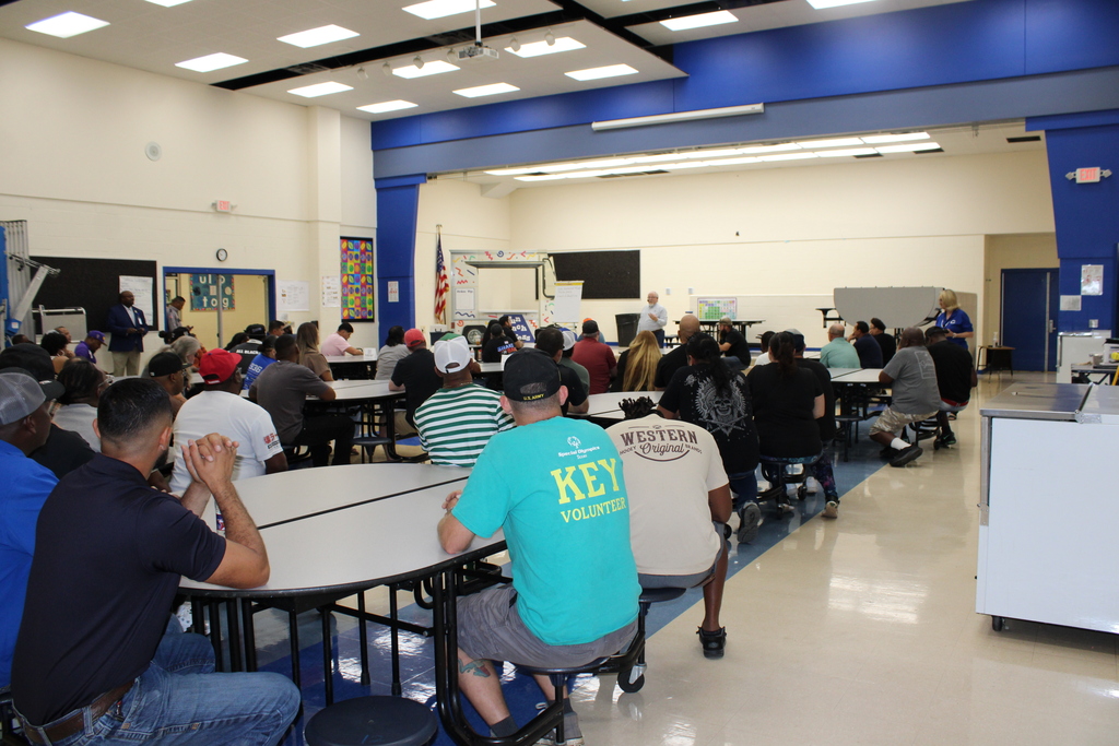 💙 Brought Their Dads to School! 💙  Crockett Elementary and Jr. High students welcomed their dads to school today, and we had a great turnout! 👏  Thank you to all the dads and father figures who took the time to join us and make the day so special for our students. We appreciate you!  A special thank you to Strong Fathers for putting together this wonderful event and helping create meaningful moments for our students and families! 🐾💙
