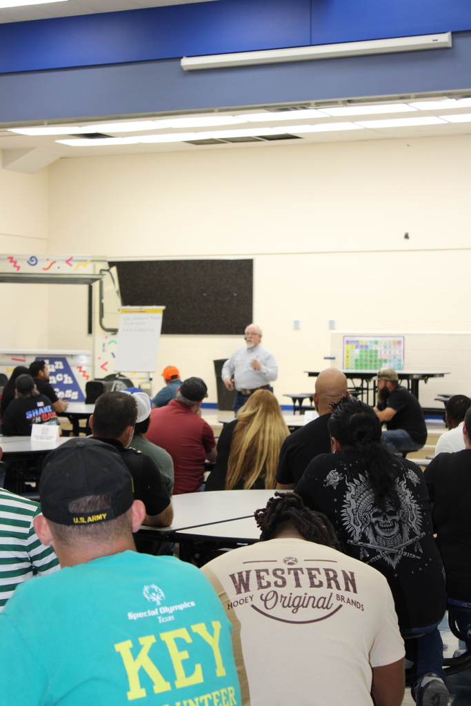 💙 Brought Their Dads to School! 💙  Crockett Elementary and Jr. High students welcomed their dads to school today, and we had a great turnout! 👏  Thank you to all the dads and father figures who took the time to join us and make the day so special for our students. We appreciate you!  A special thank you to Strong Fathers for putting together this wonderful event and helping create meaningful moments for our students and families! 🐾💙