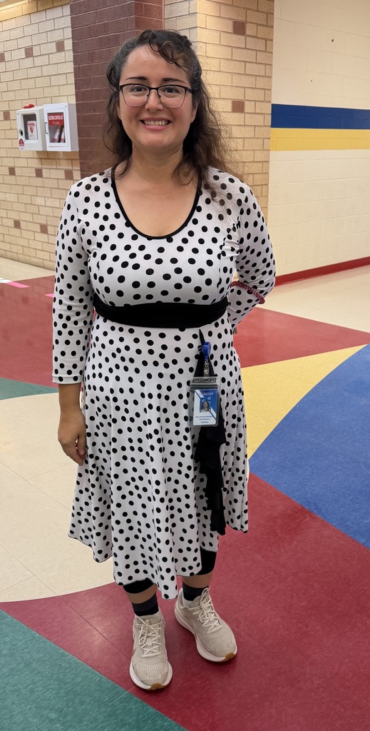 On Wednesday, Crockett Elementary celebrated 50’s Day! The staff enjoyed delicious Coke floats to mark the milestone. A big thank you to Mrs. McDonald and the Leadership Team for sponsoring this sweet treat!