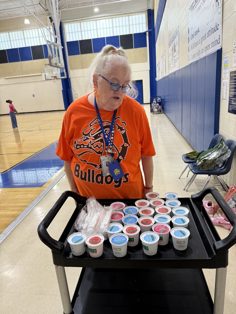 ctober 21 is Unity Day, the flagship event of National Bullying Prevention Month initiated by PACER’s National Bullying Prevention Center. Wearing orange serves as a visible commitment to building a culture of kindness, acceptance, and inclusion. At Crockett Jr. High, Communities in Schools Site Coordinator Chris Price organized a special treat for staff and students—shaved ice for teachers and popsicles for students at lunch. More importantly, students took a formal pledge to help protect against and report bullying. Thank you to everyone involved in making our schools a safe, supportive environment for every student! 🧡