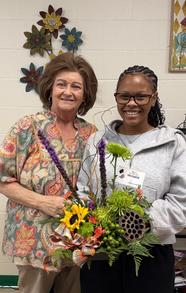 👻 What a spooktacular week of appreciation at Crockett Elementary! 🎃✨ Our staff felt so loved thanks to our amazing community and team. Here’s a peek at the fun:  🧺 Secret "Boo Baskets" – Staff had a blast surprising one another with festive treats!  🥤 Sonic Drink Treat – Huge thanks for the refreshing afternoon pickup!  💐 CHS Floral Department – Gorgeous floral arrangements delivered by our talented CHS students. Great job!  🛍️ Empowered Speech & Paige Gonzales – Thank you for the super fun Halloween bags! What an awesome treat!  We are so grateful for everyone who brought smiles and Halloween cheer to our CES team this week!