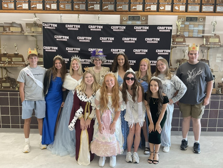 dress like royalty day