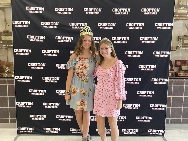 dress like royalty day