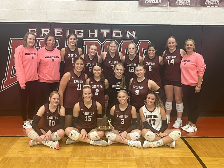 Crofton receiving the third place trophy
