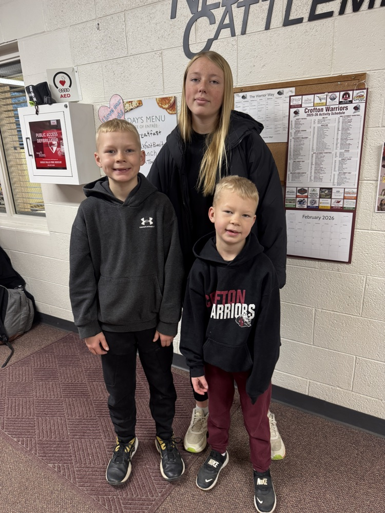 Steffen siblings posing