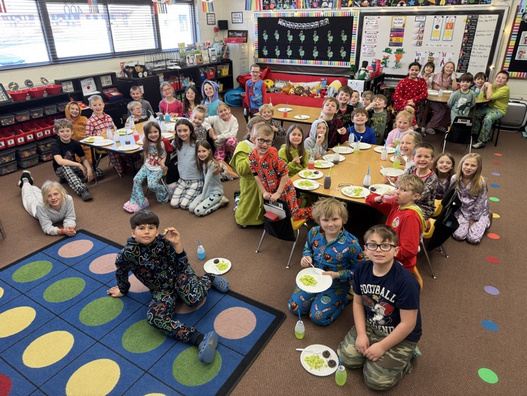 Kindergarten and 3rd grade eating green eggs and ham