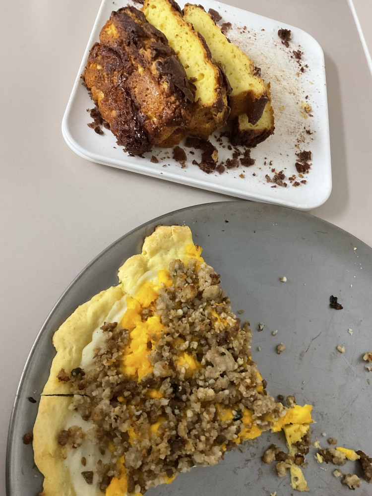 pizza and cinnamon bread