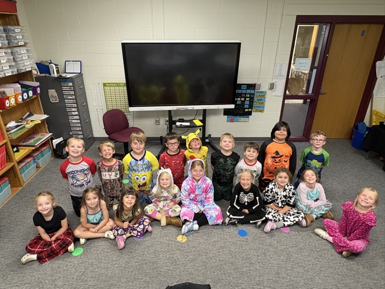 1st grade students dressed up for pajama day