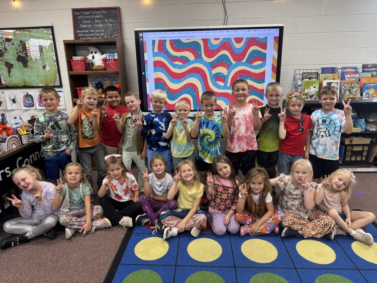 Kindergarten dressed up for 1960’s Homecoming Dress up Day 