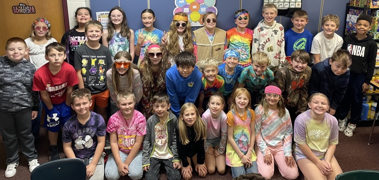 4th grade dressed up for 1960’s Homecoming Dress up Day