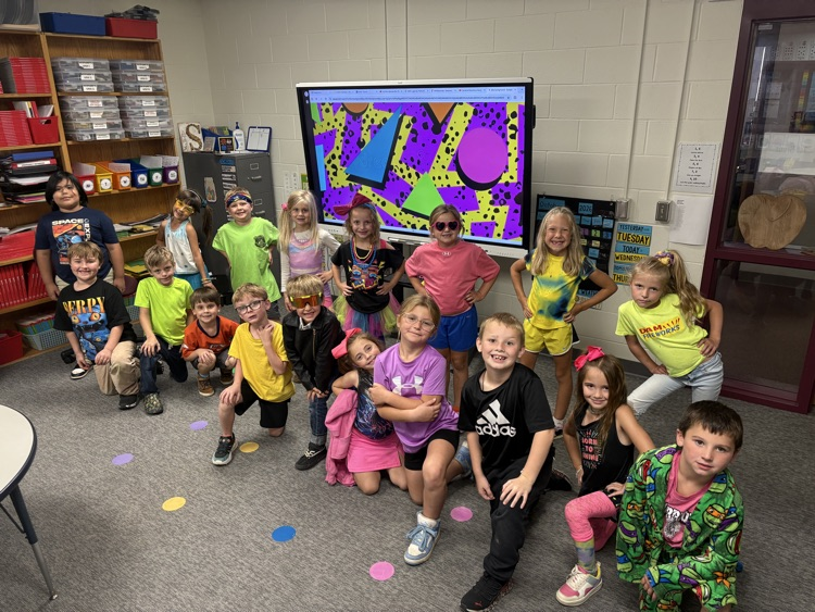 1st grade all dressed up for ‘80 day