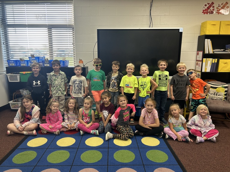 Kindergarten all dressed up for ‘80 day