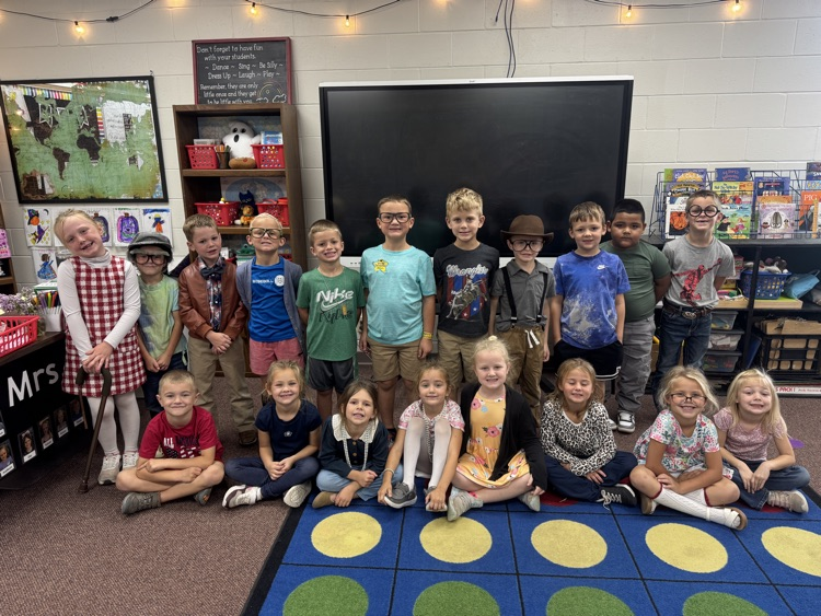 Kindergarten dressed up as grandparents