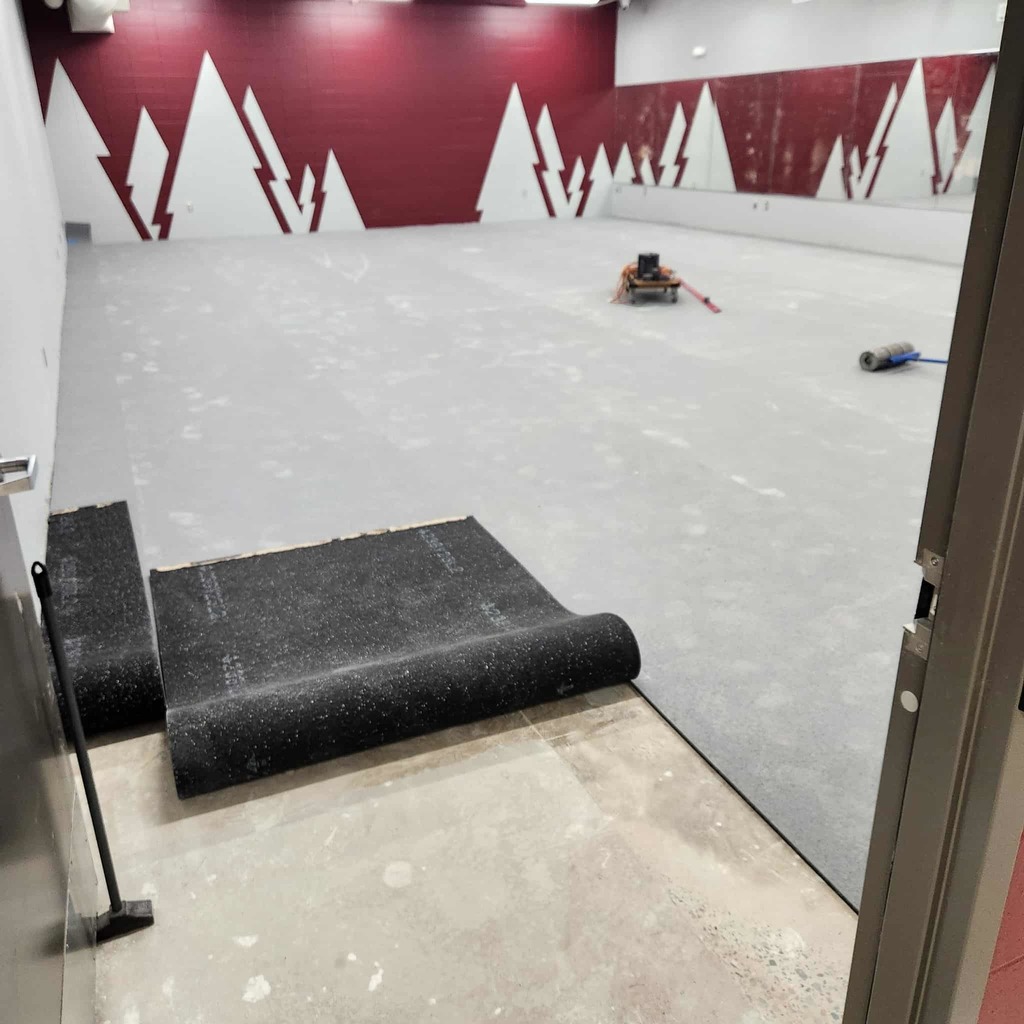 cardio room with flooring