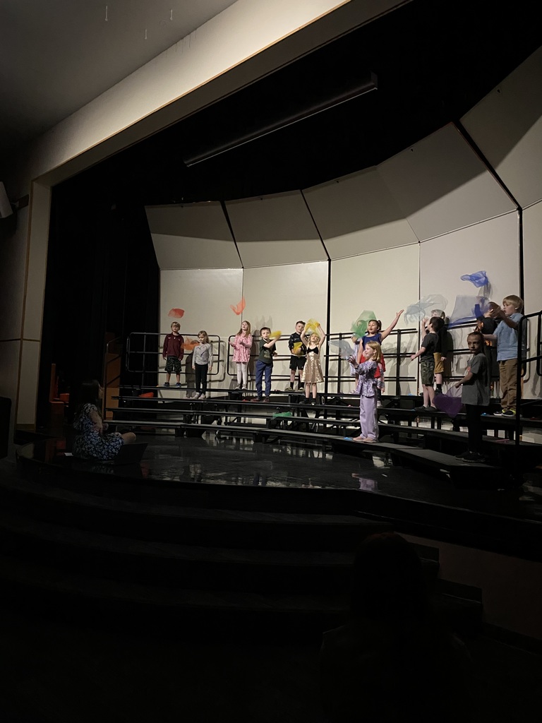 1st graders singing at their expo