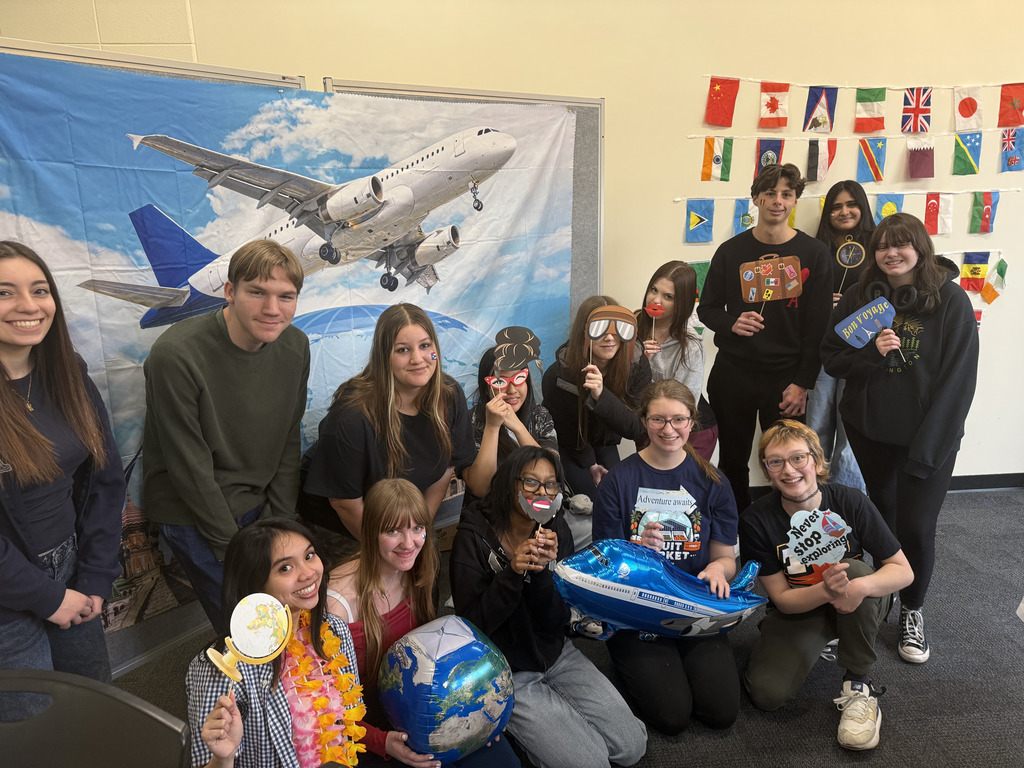 picture of high school students at the diversity fair