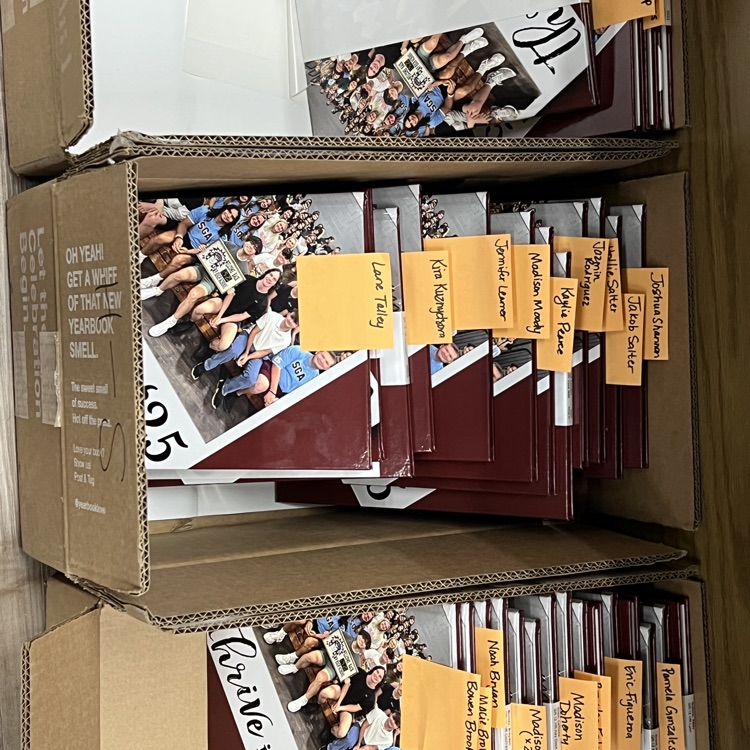 2025 yearbooks to pick up