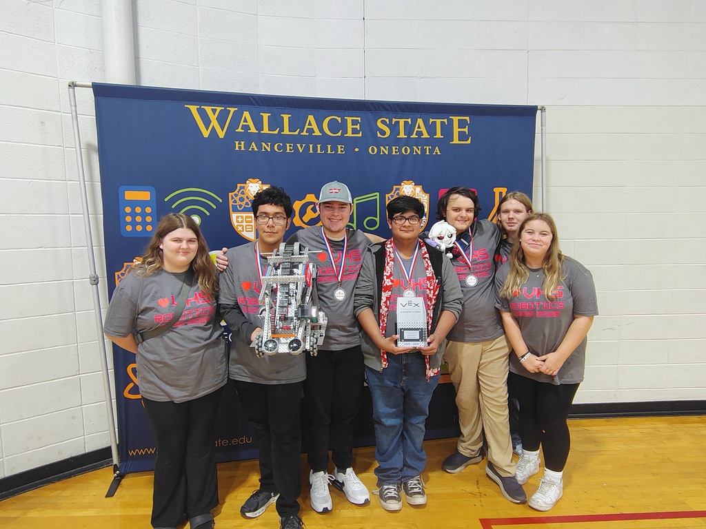 The 7 robotics team members who were able to compete today