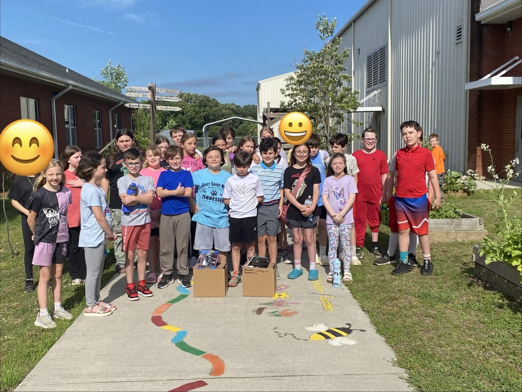 Fourth grade after they set up their solar ovens.