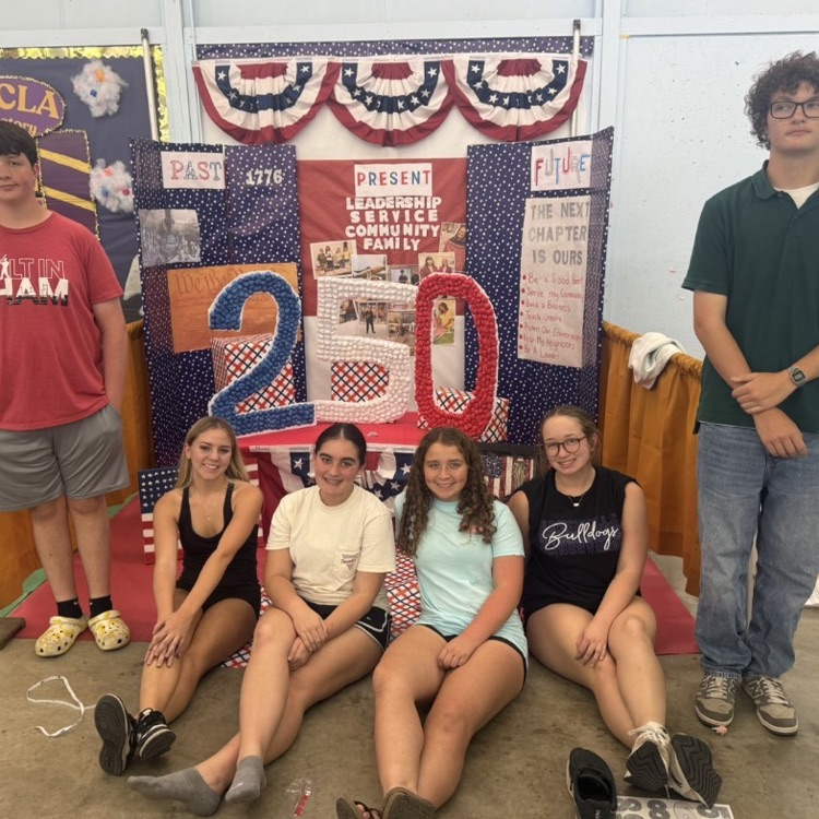 HHS FCCLA students 