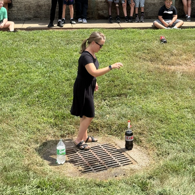 AGR fifth graders today experience the annual Mentos and Coke experiment to go along with their studies on the scientific method!
