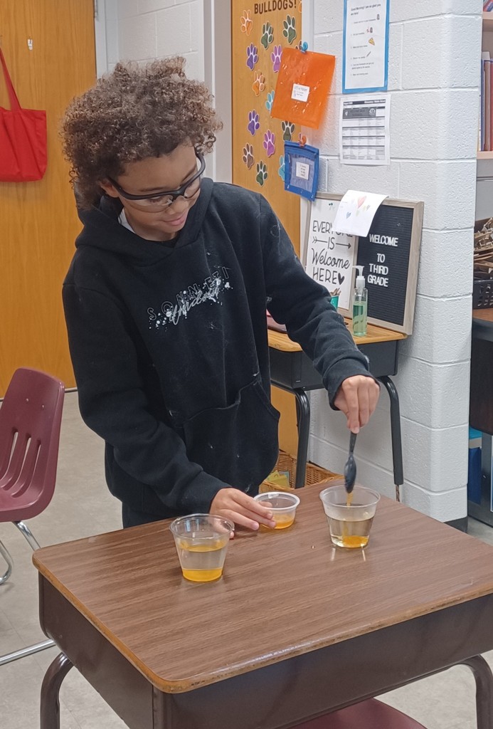 Ms. Ciccarone's class learned about and tested the Scientific Method by predicting and testing how honey interacts with both hot and cold water. Meanwhile, students in Mrs. McFarland's class practiced thinking like a scientist in the  Elephant's Toothpaste experiment.  They learned that variables in an experiment can change the outcome.  Students used different sized bottles, and some left out the dish detergent to see what would happen.
