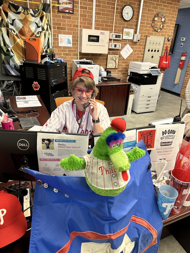 Mrs. Carlson repping the Phillies!