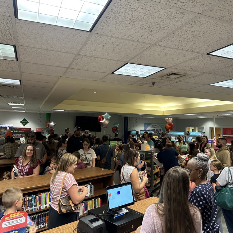 Going strong at the AGR book fair. Remember that tonight is back-to-school night until 630 but the book fair continues until 7 o'clock.