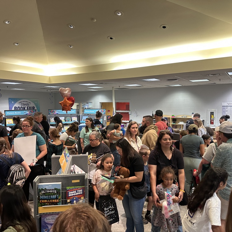 Going strong at the AGR book fair. Remember that tonight is back-to-school night until 630 but the book fair continues until 7 o'clock.