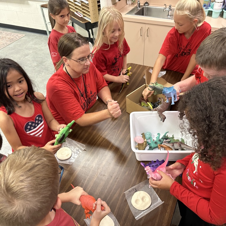 Fresh off of their field trip, AGR 2nd graders were making dinosaur fossils today!  Pictured our students in Miss Jenkins and Mrs. Zinn's class