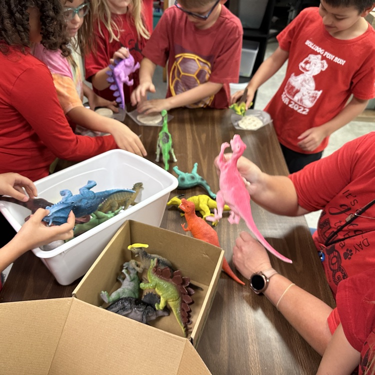 Fresh off of their field trip, AGR 2nd graders were making dinosaur fossils today!  Pictured our students in Miss Jenkins and Mrs. Zinn's class