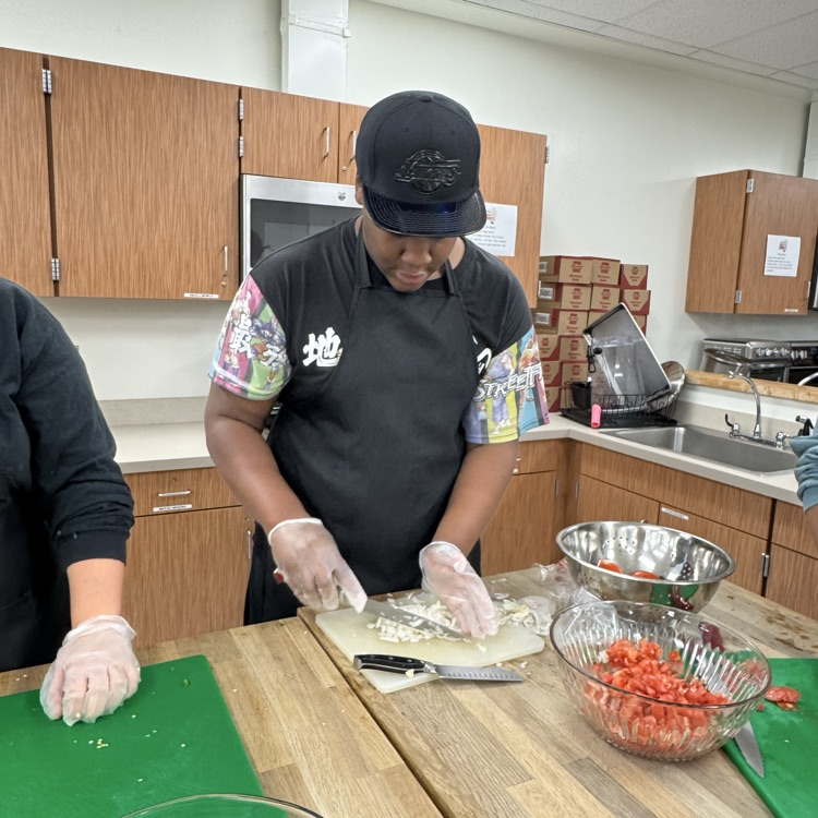 Mrs. Fraizer‘s Nutrition and Wellness class made tacos for the staff of our Family Resource Center today. #ForksUp #BDP #BetterEveryDay