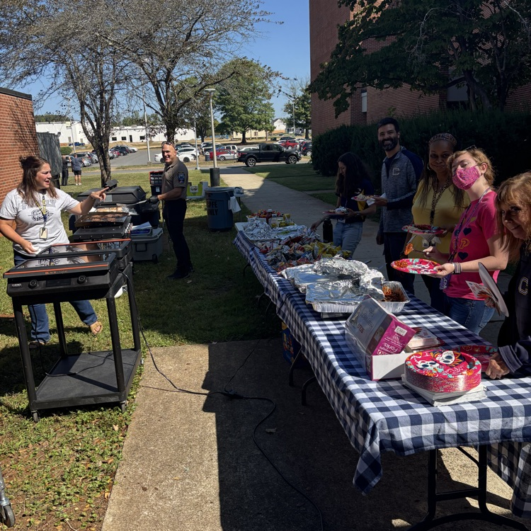 Thank you to the Culpeper Sheriffs Department for coming out and celebrating National Cheeseburger Day by cooking for our staff! The meal was sponsored by our school store: Devils Depot and Mrs. Lane. #BDP #BetterEveryDay #ForksUp