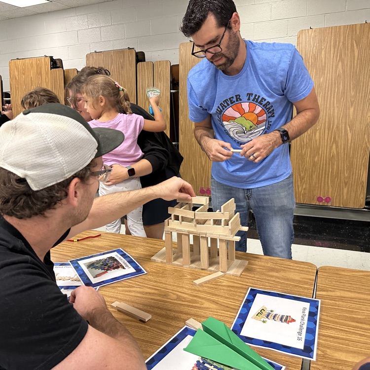 An amazing turnout for STEM night!  We're here until 6:30!