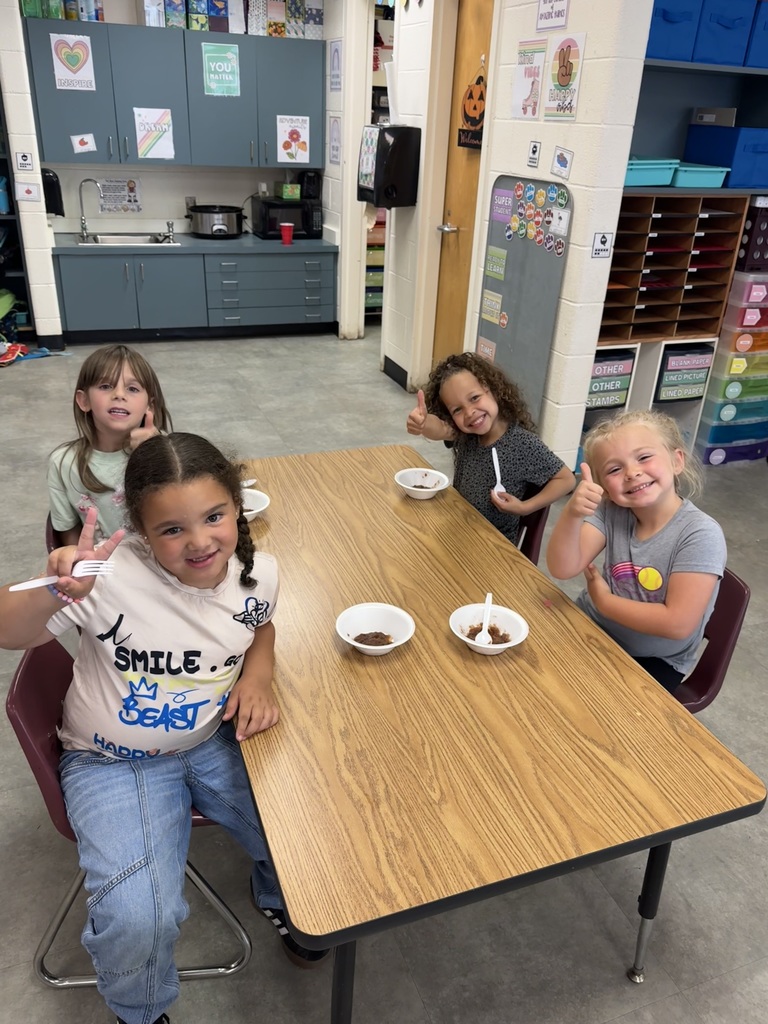 🍎 Sweet science and math came together in our kitchen today as tiny hands measured, poured, and stirred their way to homemade applesauce! Our young chefs put their measuring skills to work, transforming fresh apples into a delicious treat. The classroom filled with warm cinnamon aromas as our crockpot worked its magic ✨What a perfect, tasty way to wrap up our apple unit! 🍏