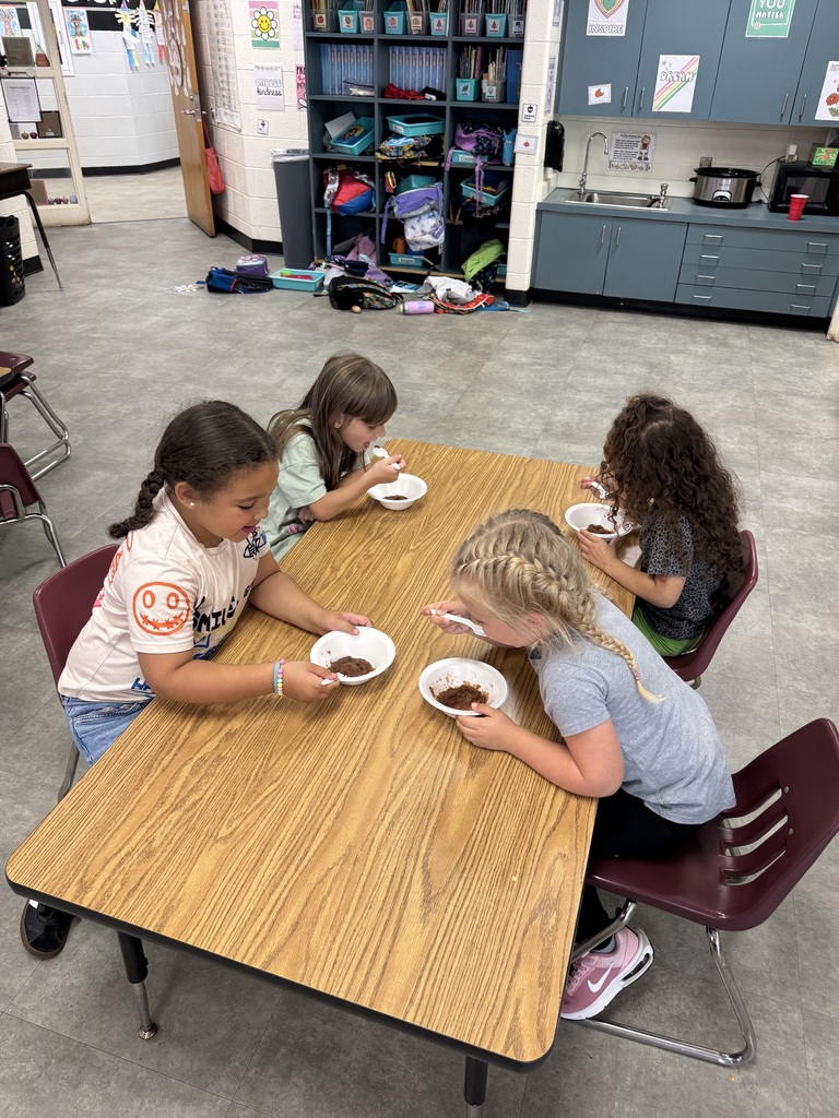 🍎 Sweet science and math came together in our kitchen today as tiny hands measured, poured, and stirred their way to homemade applesauce! Our young chefs put their measuring skills to work, transforming fresh apples into a delicious treat. The classroom filled with warm cinnamon aromas as our crockpot worked its magic ✨What a perfect, tasty way to wrap up our apple unit! 🍏