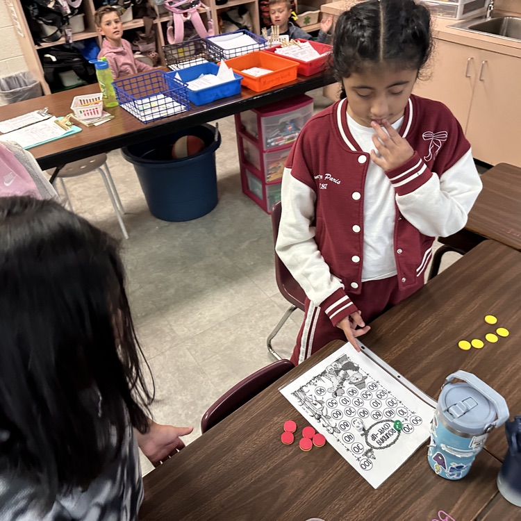 Mrs. Whites 2nd graders played a rounding game today and showed off what they've learned recently in class.