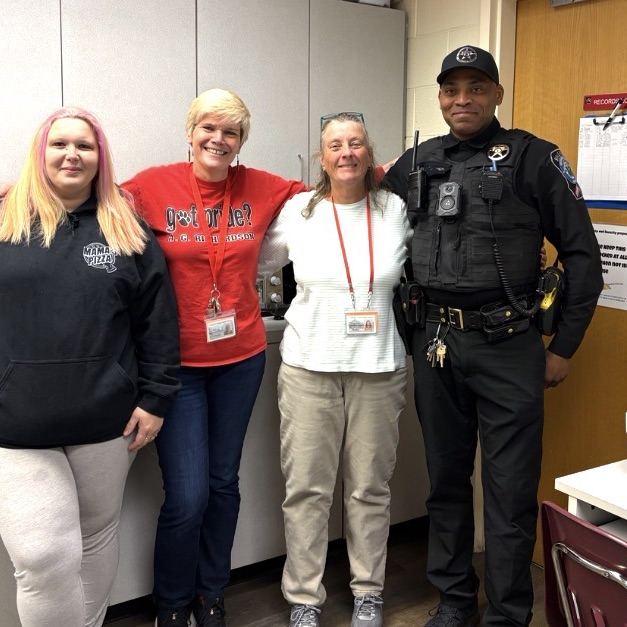 Huge thanks to AGR SRO Deputy Kevin Murrell and Mamas Pizza for lunch today!!